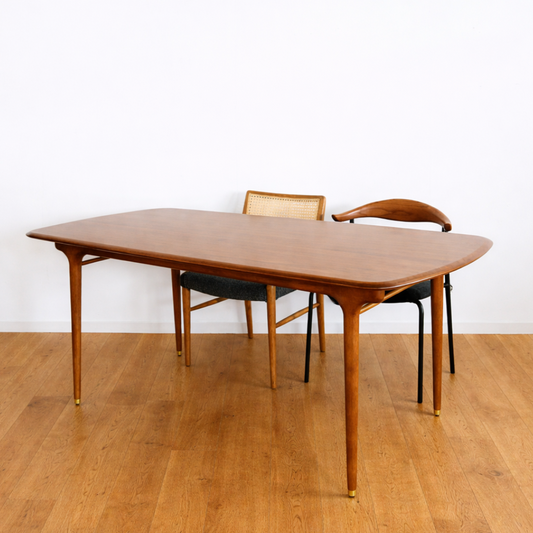 JULIE Dining Table 1600