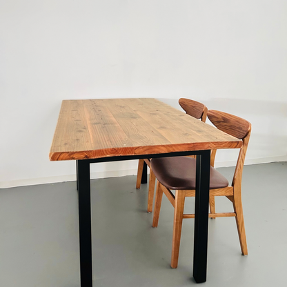 味わい深く歴史を感じる　‐Vintage Wood‐