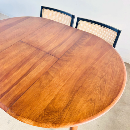 JULIE Round Extension Table