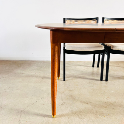 JULIE Round Extension Table