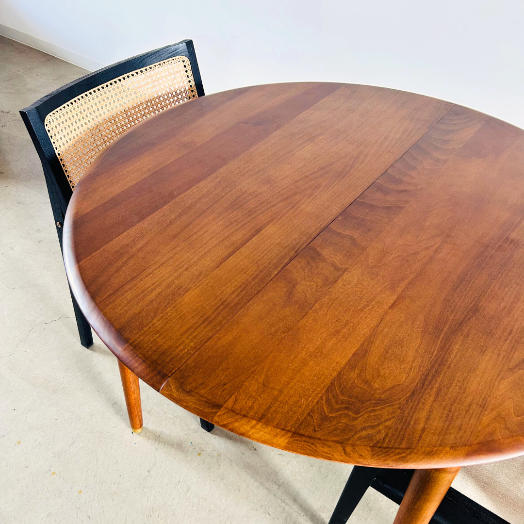 JULIE Round Extension Table