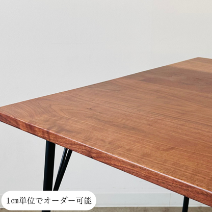 木の温もりを感じる美しい　‐無垢材‐