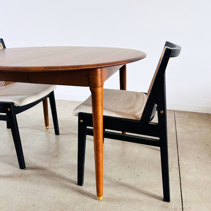 JULIE Round Extension Table