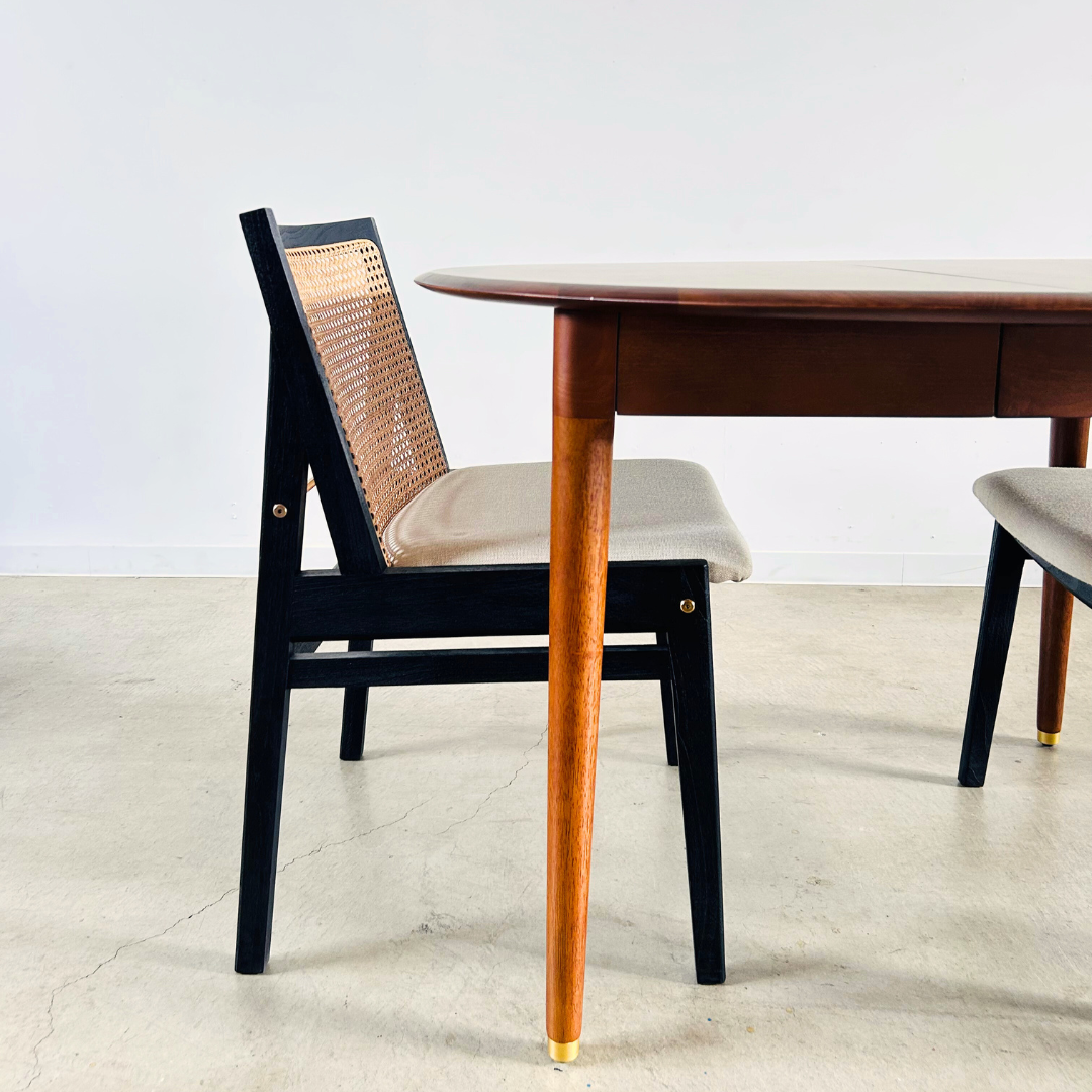 JULIE Round Extension Table
