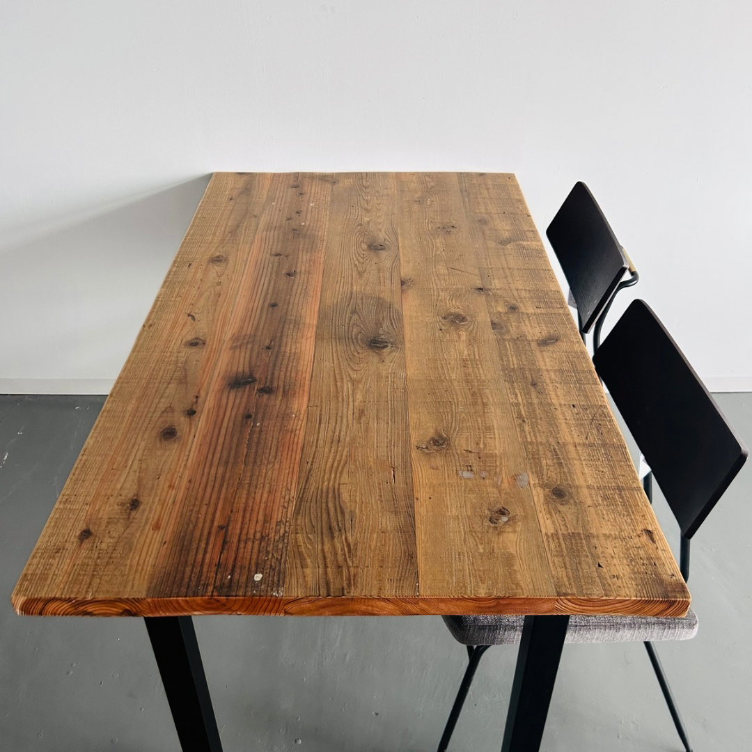 味わい深く歴史を感じる　‐Vintage Wood‐